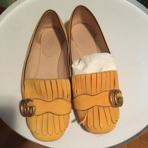 Authentic 💯Gucci Marmont yellow suede flats .